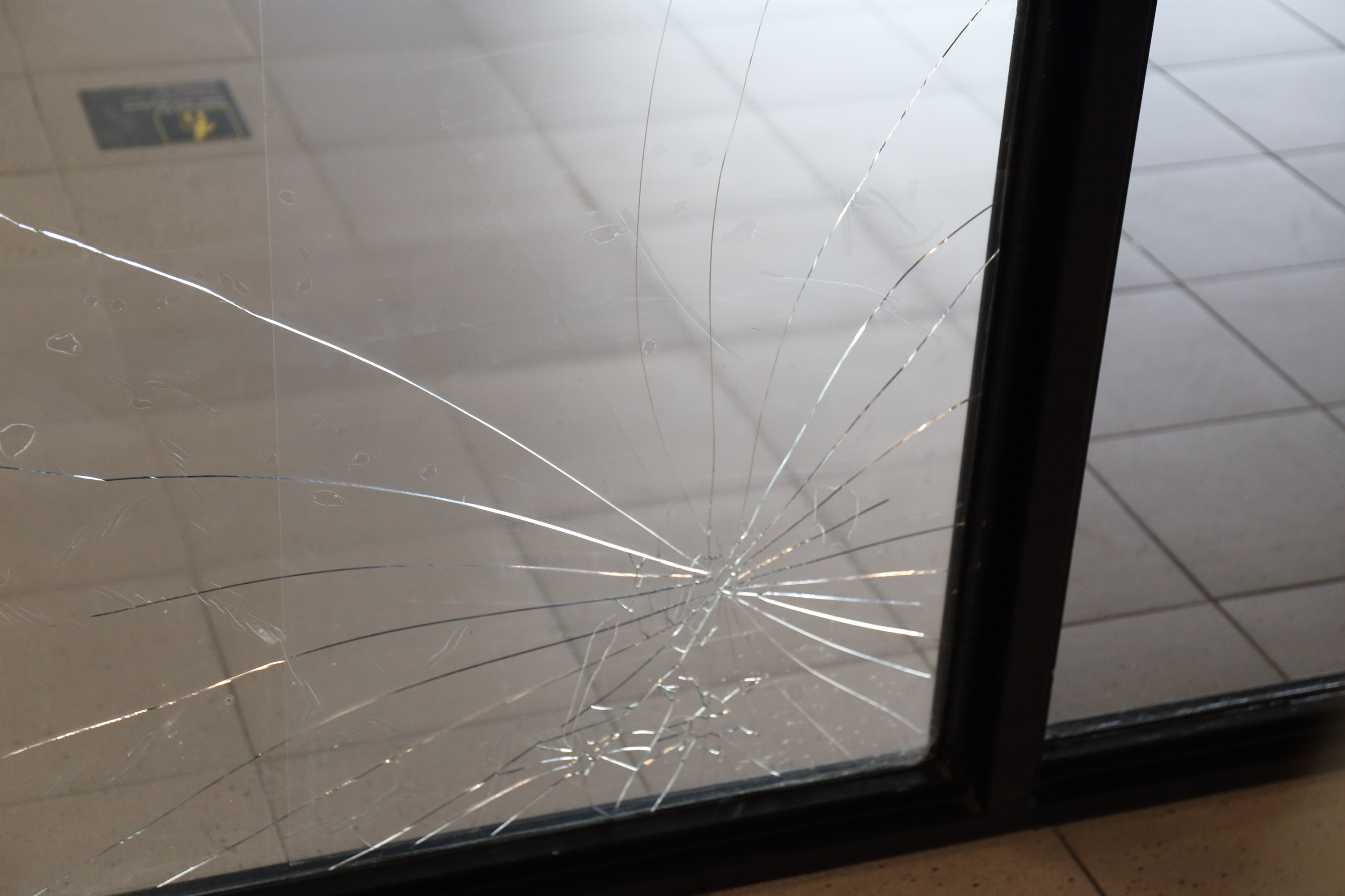 ガラス交換 日進市 | ガラス修理のご相談は修理の窓口日進市